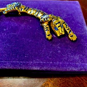 Vintage Jaguar Gold Pin